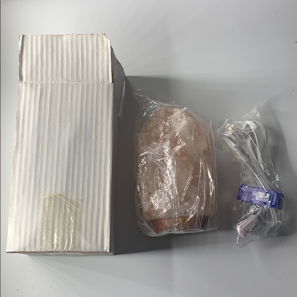 Himalayan Salt Lamp - Picture 2 of 3